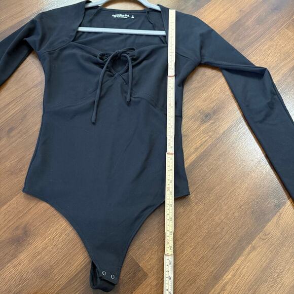 Abercrombie & Fitch Long Sleeve Keyhole Tie Bodysuit Casual Romantic Black Sz S - Picture 3 of 6